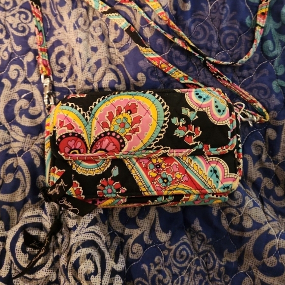 Vera Bradley crossbody - Picture 2 of 4